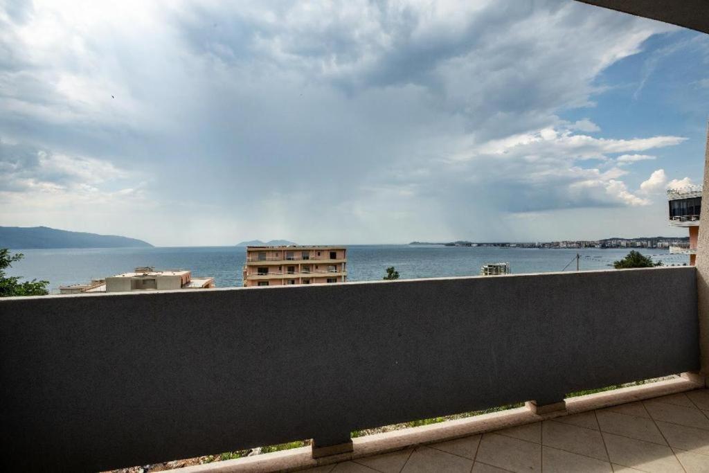 Sea View Apartment Vlore Exterior photo